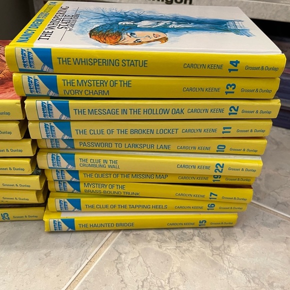 Nancy Drew Book Lot 18 Mysteries - Picture 4 of 7